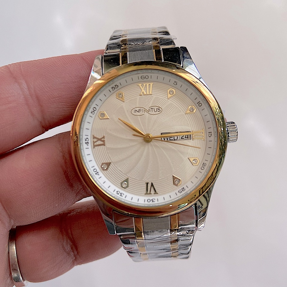 Classic watch Gold tone